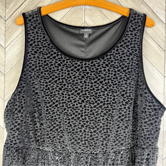TORRID Black Velvet Burnout Leopard Peplum Top - Picture 3 of 11